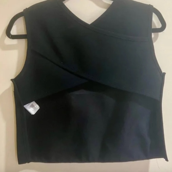 Victoria Beckham Crepe Dual Cargo Pocket Cross Strap Open Back Black Crop Top - Picture 8 of 10